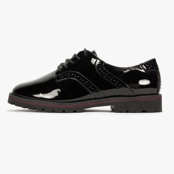 White Mountain Gilly Oxford Patent Leather Shoes - EUC - Picture 4 of 12